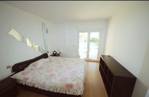 SE ALQUILA DESDE 1.9.25-30.6.26  MAGNIFICA VILLA DE 1 SOLA PLANTA EN BENALMADENA A 600 METROS DE LA PLAYA