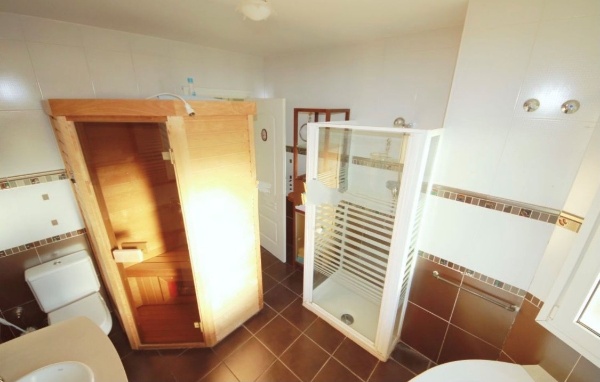 SE ALQUILA DESDE 1.9.25-30.6.26  MAGNIFICA VILLA DE 1 SOLA PLANTA EN BENALMADENA A 600 METROS DE LA PLAYA