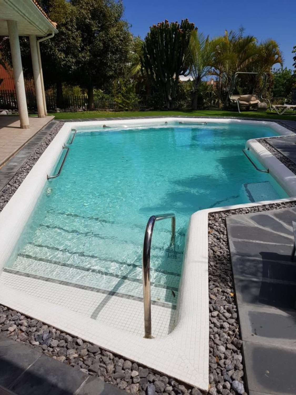 SE ALQUILA DESDE 1.9.25-30.6.26  MAGNIFICA VILLA DE 1 SOLA PLANTA EN BENALMADENA A 600 METROS DE LA PLAYA