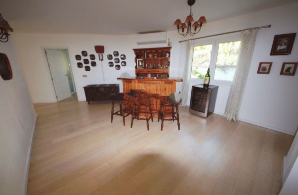 SE ALQUILA DESDE 1.9.25-30.6.26  MAGNIFICA VILLA DE 1 SOLA PLANTA EN BENALMADENA A 600 METROS DE LA PLAYA