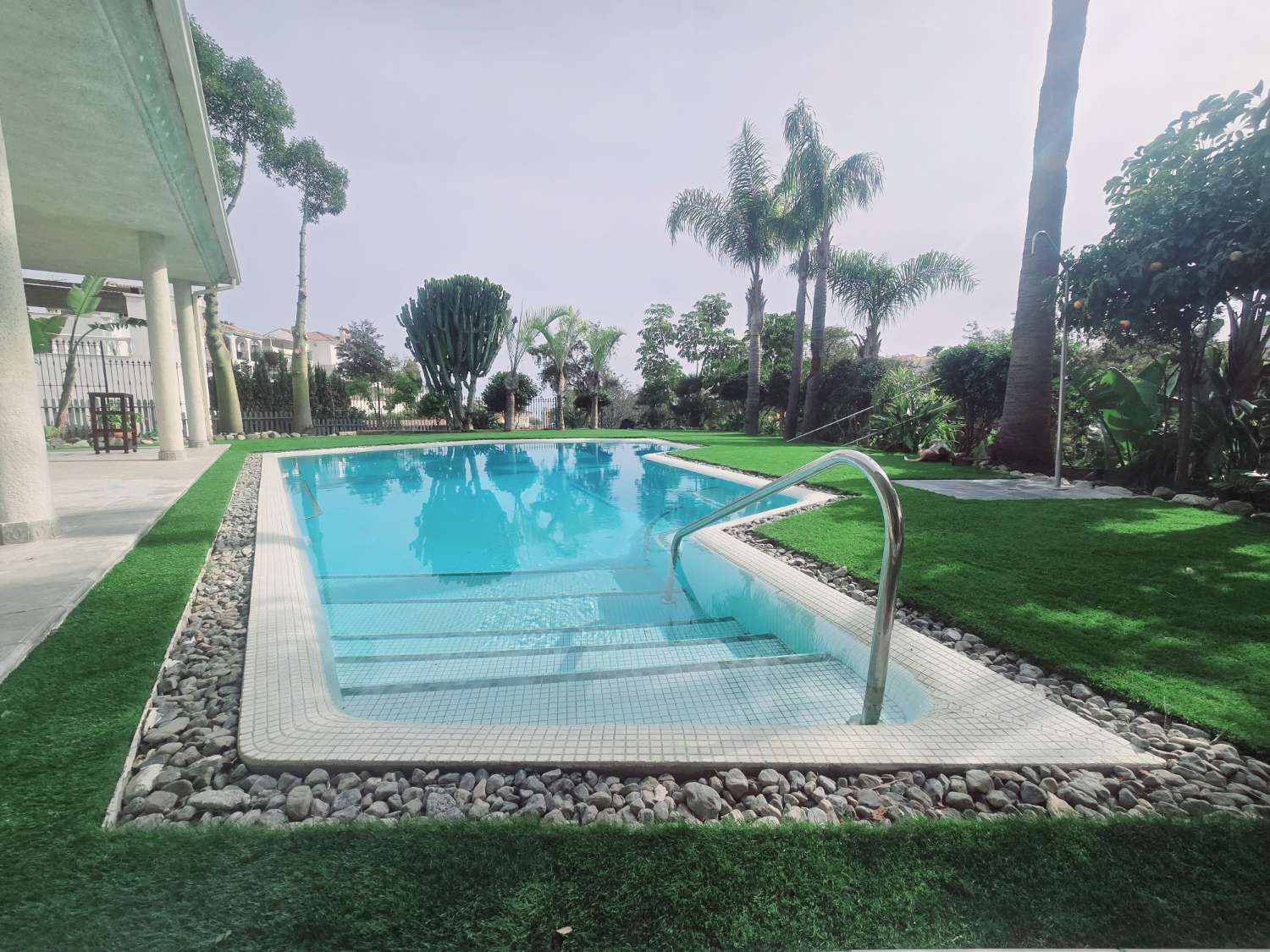 SE ALQUILA DESDE 1.9.25-30.6.26  MAGNIFICA VILLA DE 1 SOLA PLANTA EN BENALMADENA A 600 METROS DE LA PLAYA