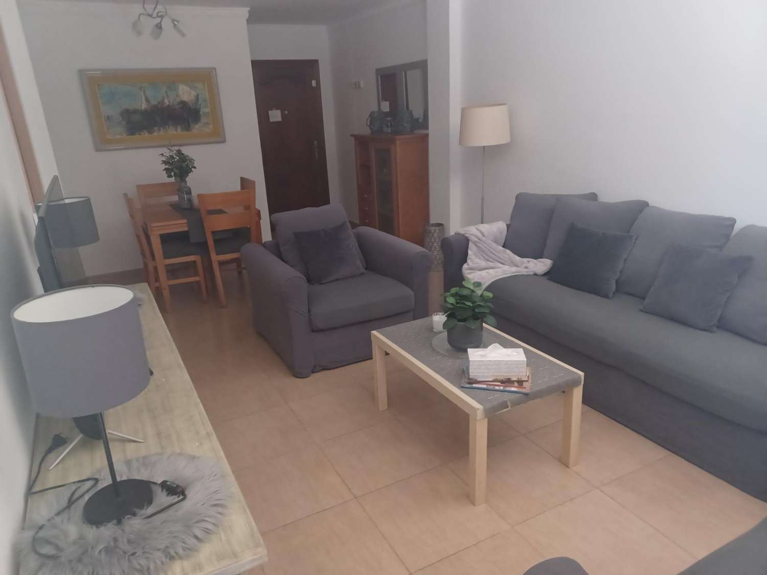 SE ALQUILA POR LARGA TEMPORADA PRECIOSO APARTAMENTO EN 1ª LINEA DE PLAYA CON VISTA AL MAR EN BENALMADENA