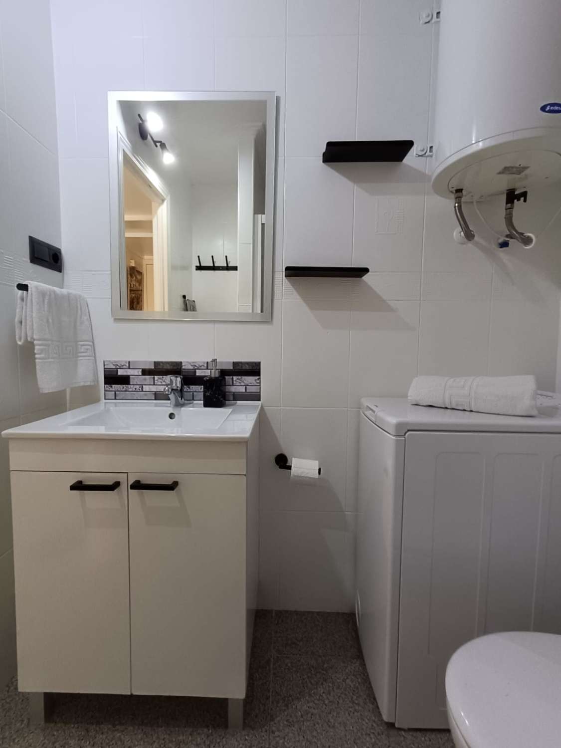 IDEAL FOR INVESTORS BEAUTIFUL STUDIO WITH SEA VIEWS FOR SALE IN ARROYO DE LA MIEL (BENALMADENA)