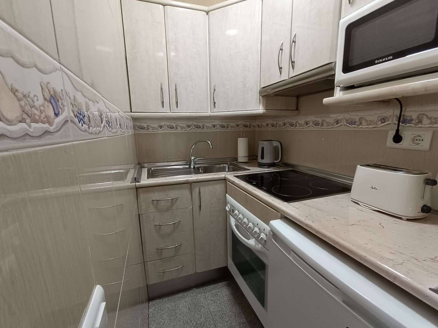 IDEAL FOR INVESTORS BEAUTIFUL STUDIO WITH SEA VIEWS FOR SALE IN ARROYO DE LA MIEL (BENALMADENA)