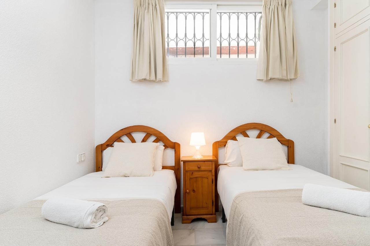 MEDIA TEMPORADA . SE ALQUILA DESDE 1.12.25- 30.5.26  BONITO APARTAMENTO EN EL BAJONDILLO (TORREMOLINOS)