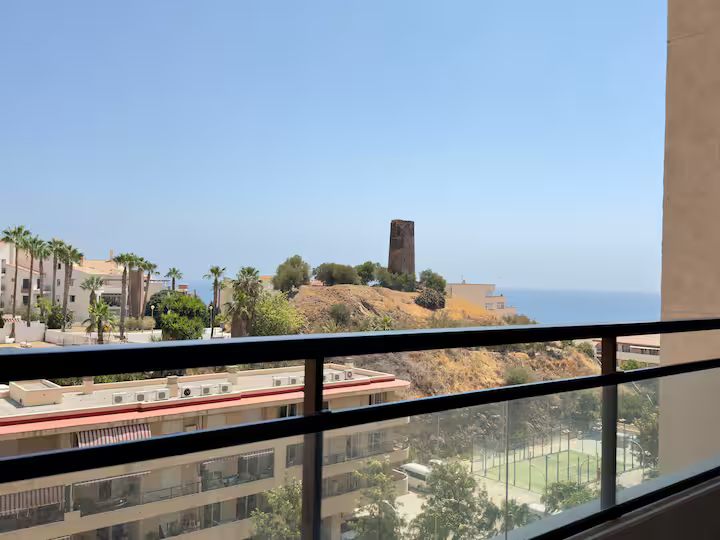 HALBZEIT ZU VERMIETEN VOM 01.11.25 -31.3.26 UND VOM 1.5.26.31.7.26 WUNDERSCHÖNE WOHNUNG MIT MEERBLICK AM STRAND DER 1. LINIE IN BENALMADENA