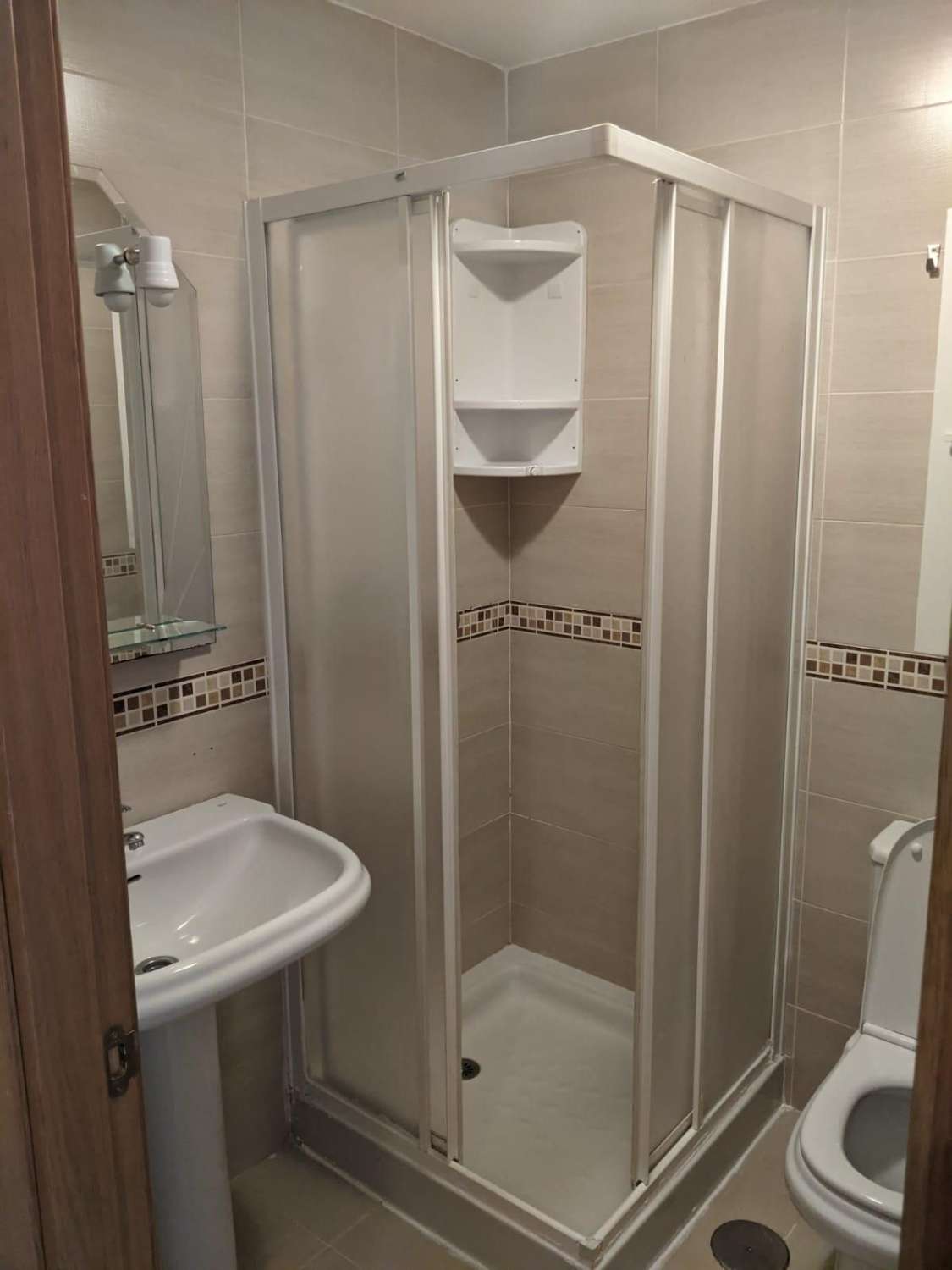 SE VENDE BONITO APARTAMENTO EN FUENGIROLA