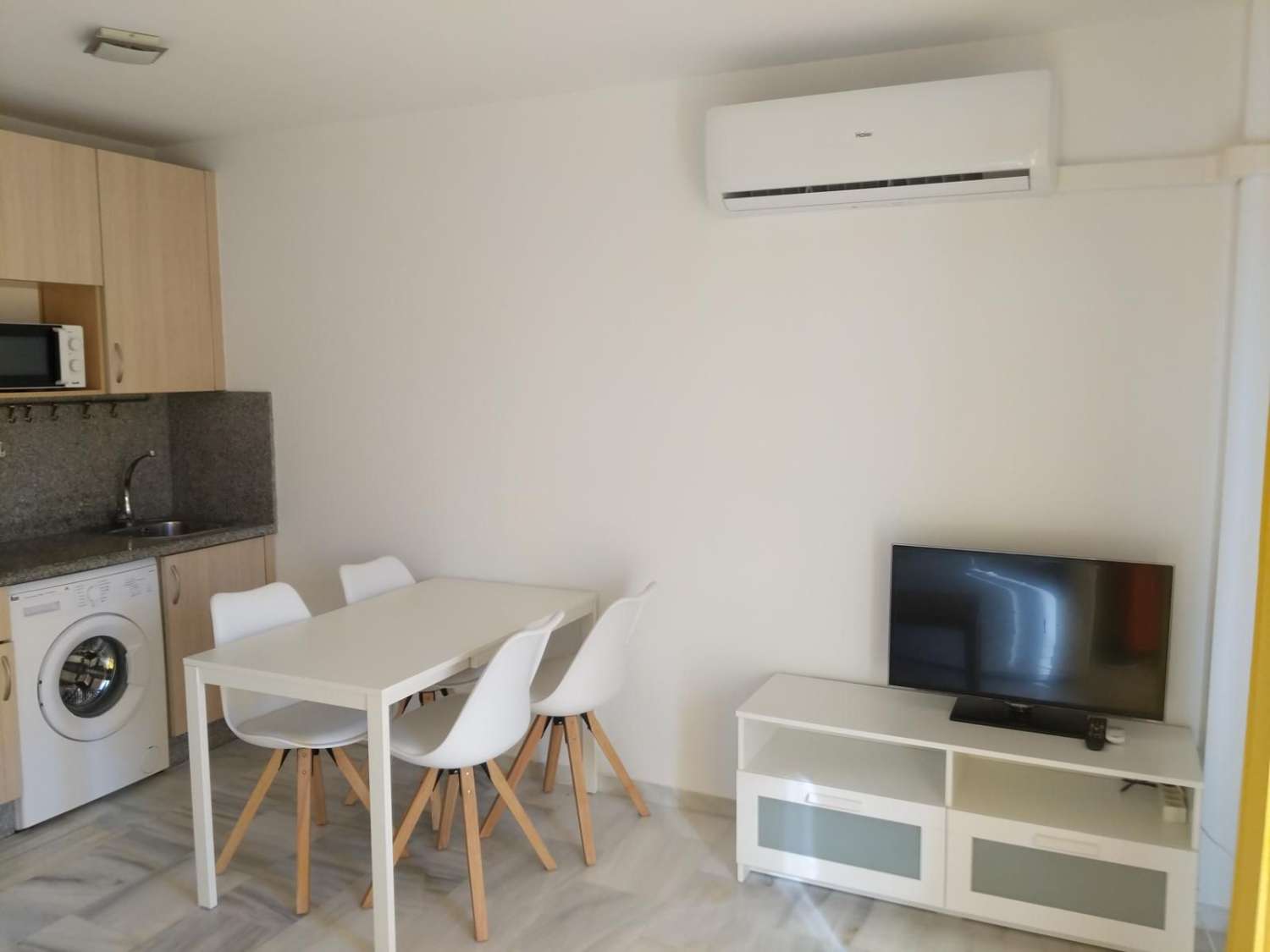 SE VENDE BONITO APARTAMENTO EN FUENGIROLA
