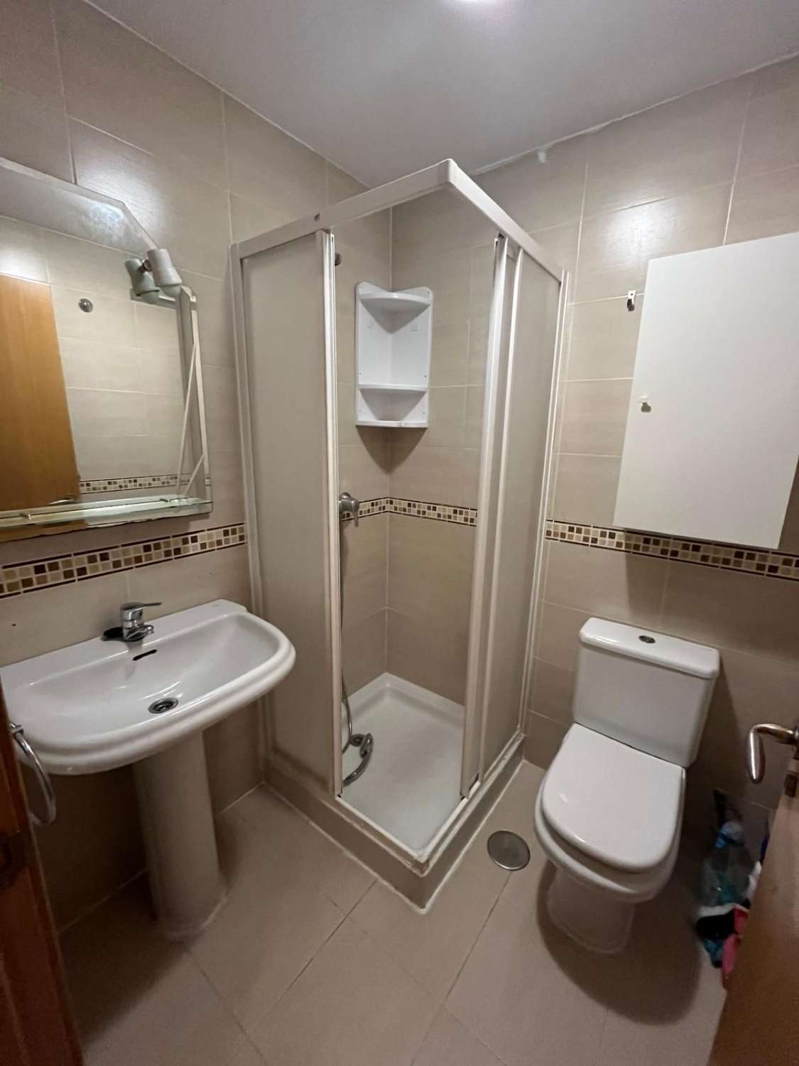 SE VENDE BONITO APARTAMENTO EN FUENGIROLA