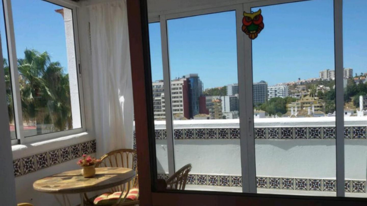 MELLEMTIDSLEJE FRA 1.9.26 -30.6.27 DEJLIG LEJLIGHED MED HAVUDSIGT I BENALMADENA