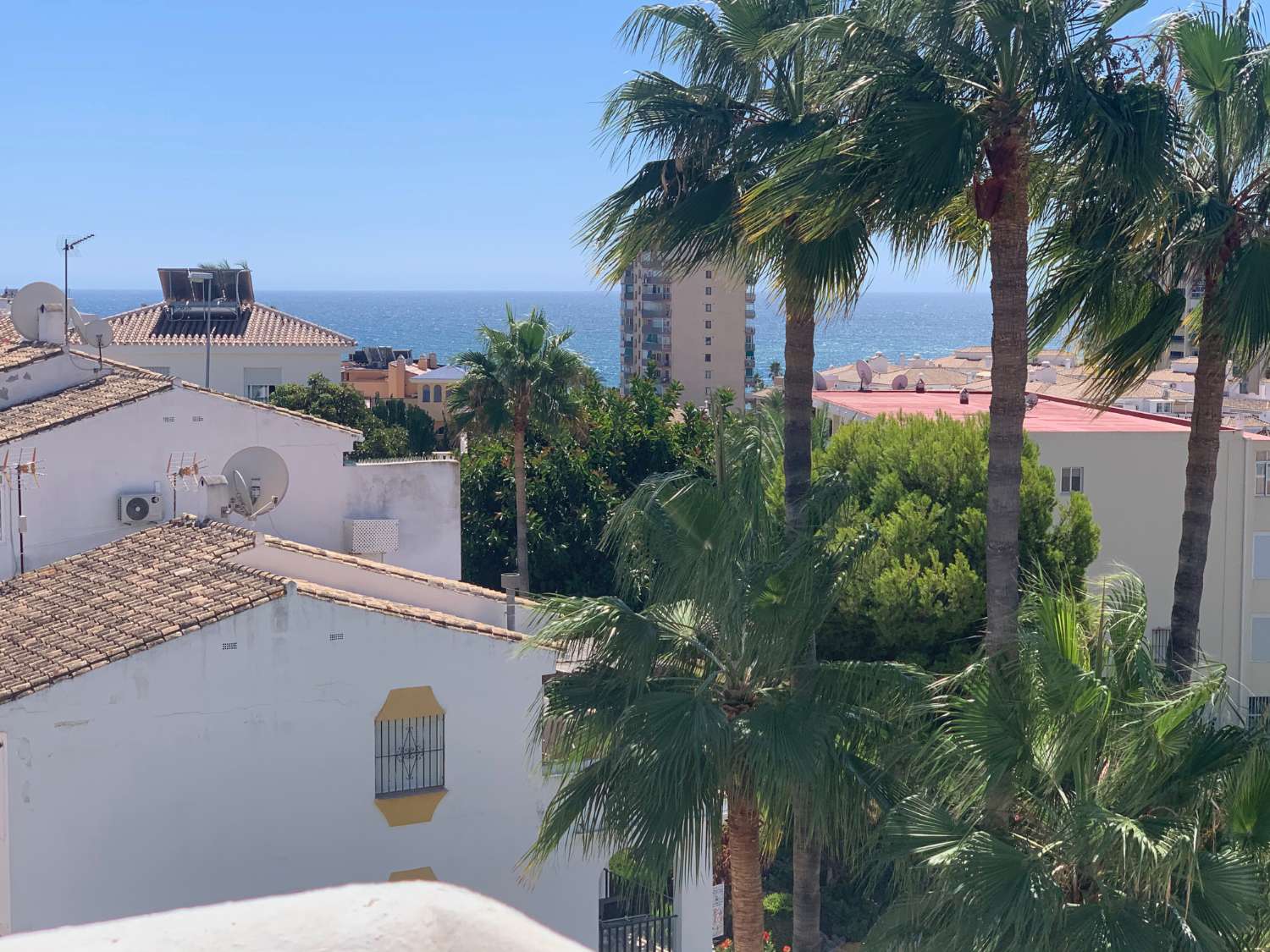 MELLEMTIDSLEJE FRA 1.9.26 -30.6.27 DEJLIG LEJLIGHED MED HAVUDSIGT I BENALMADENA