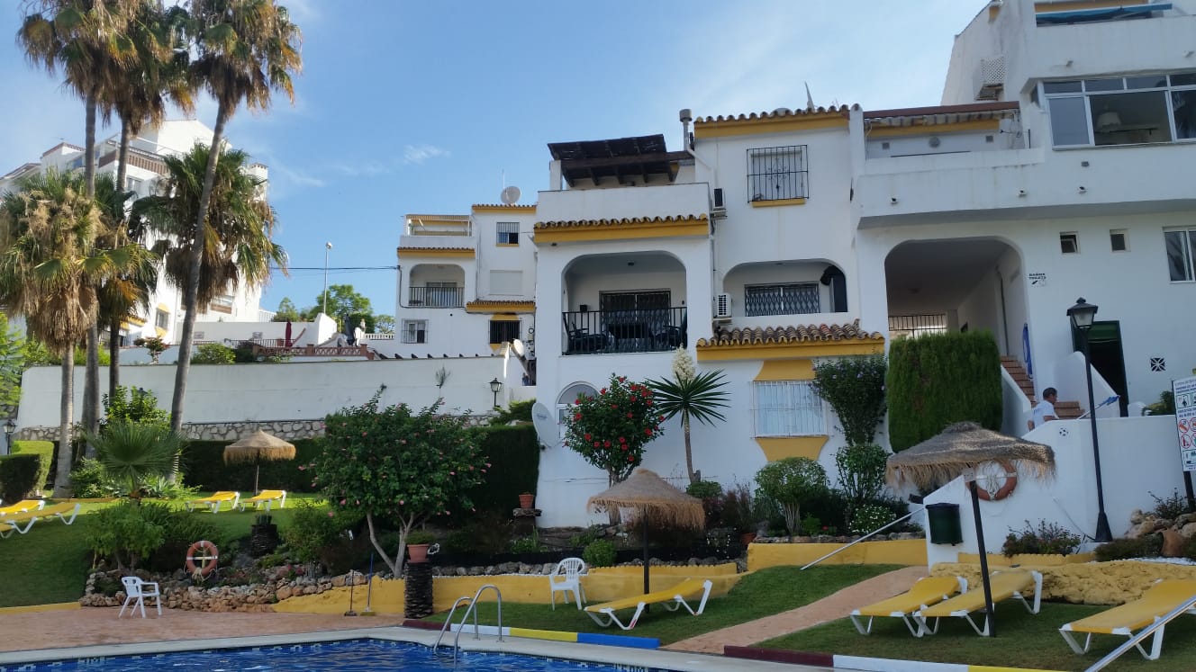 MELLEMTIDSLEJE FRA 1.9.26 -30.6.27 DEJLIG LEJLIGHED MED HAVUDSIGT I BENALMADENA