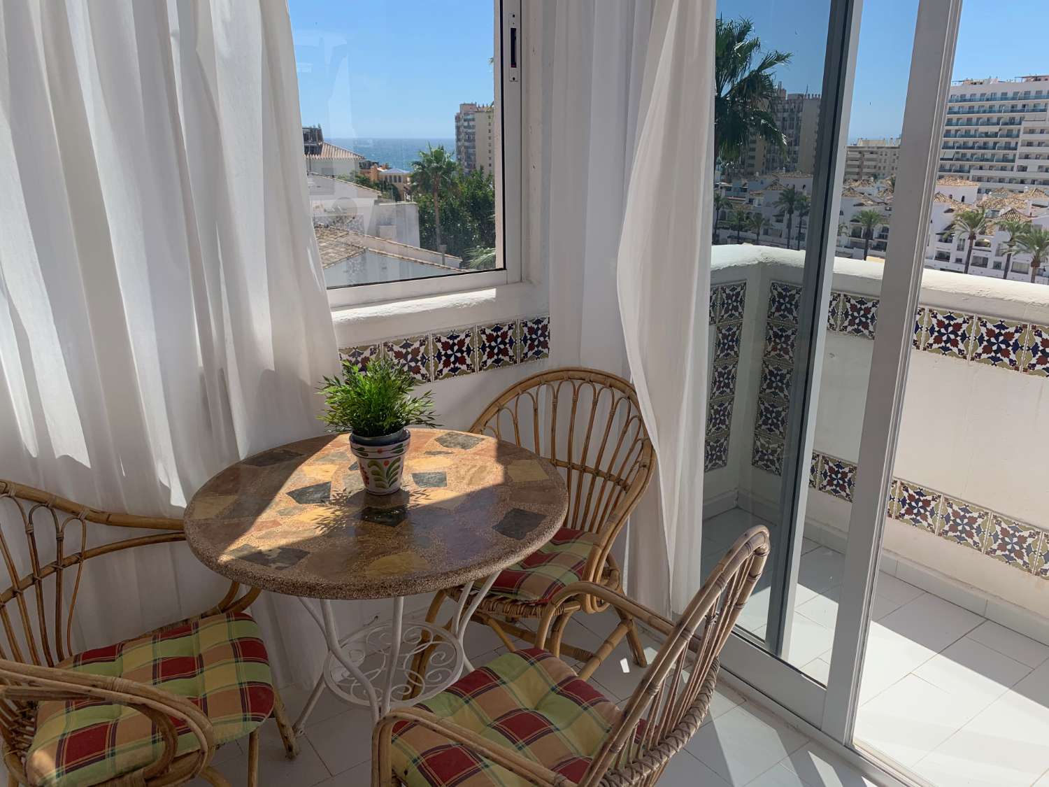 MELLEMTIDSLEJE FRA 1.9.26 -30.6.27 DEJLIG LEJLIGHED MED HAVUDSIGT I BENALMADENA
