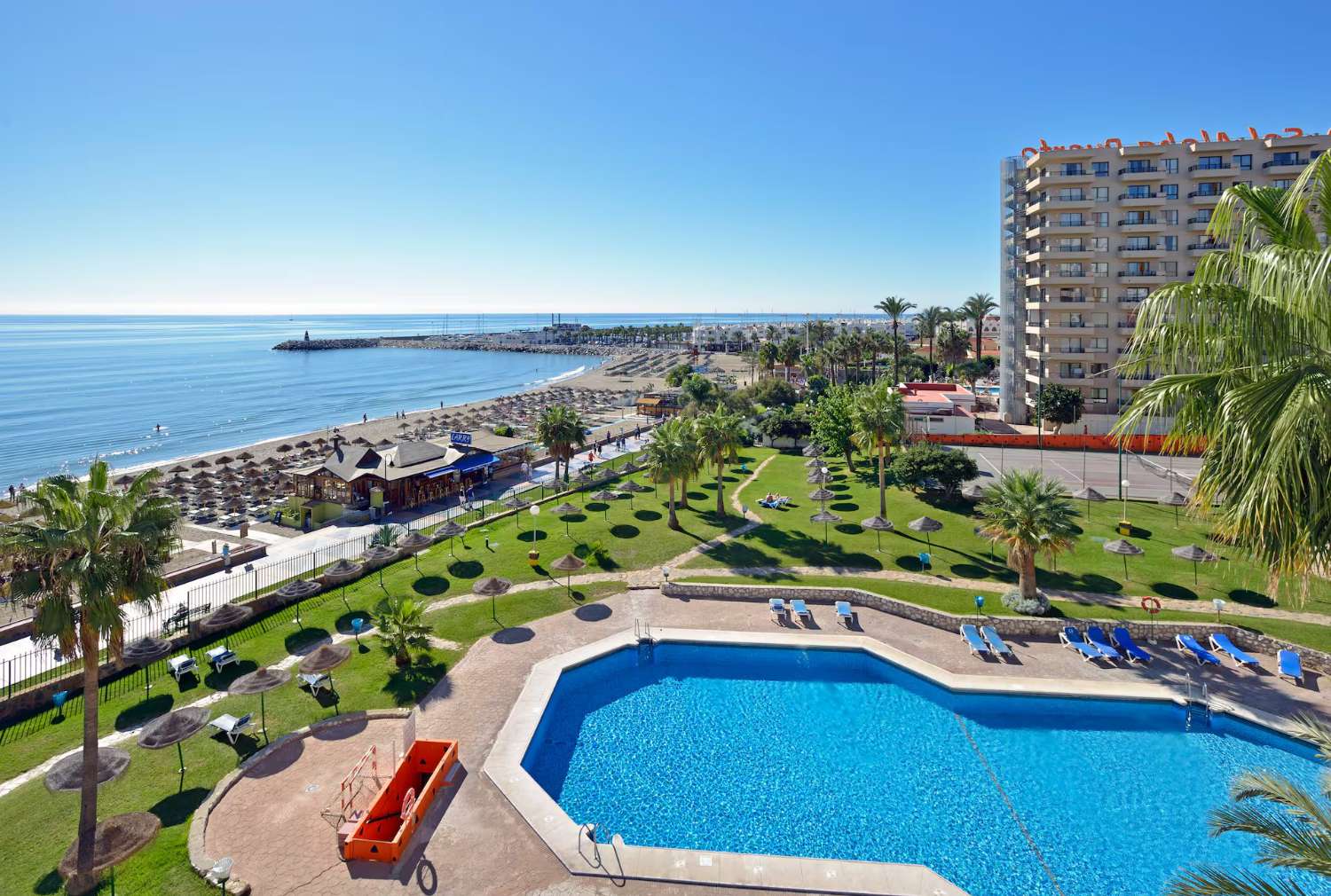 HALV PERIODE TIL LEJE FRA 1.10.25-30.6.26 DEJLIGT STUDIE MED FRONTAL HAVUDSIGT I TORREMOLINOS VED SIDEN AF PUERTO MARINA