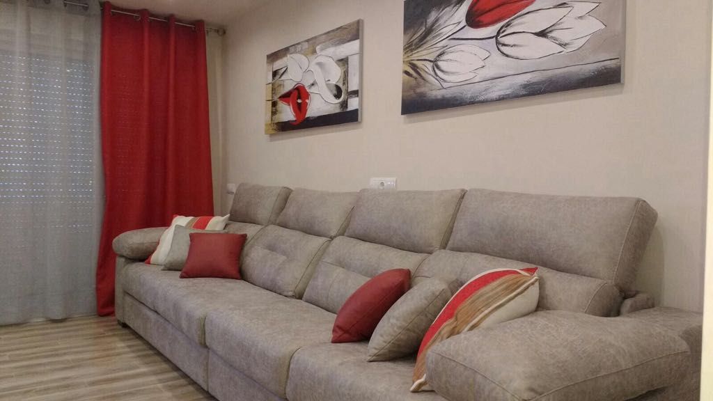HALV PERIODE TIL LEJE FRA 1.10.25-30.6.26 DEJLIGT STUDIE MED FRONTAL HAVUDSIGT I TORREMOLINOS VED SIDEN AF PUERTO MARINA