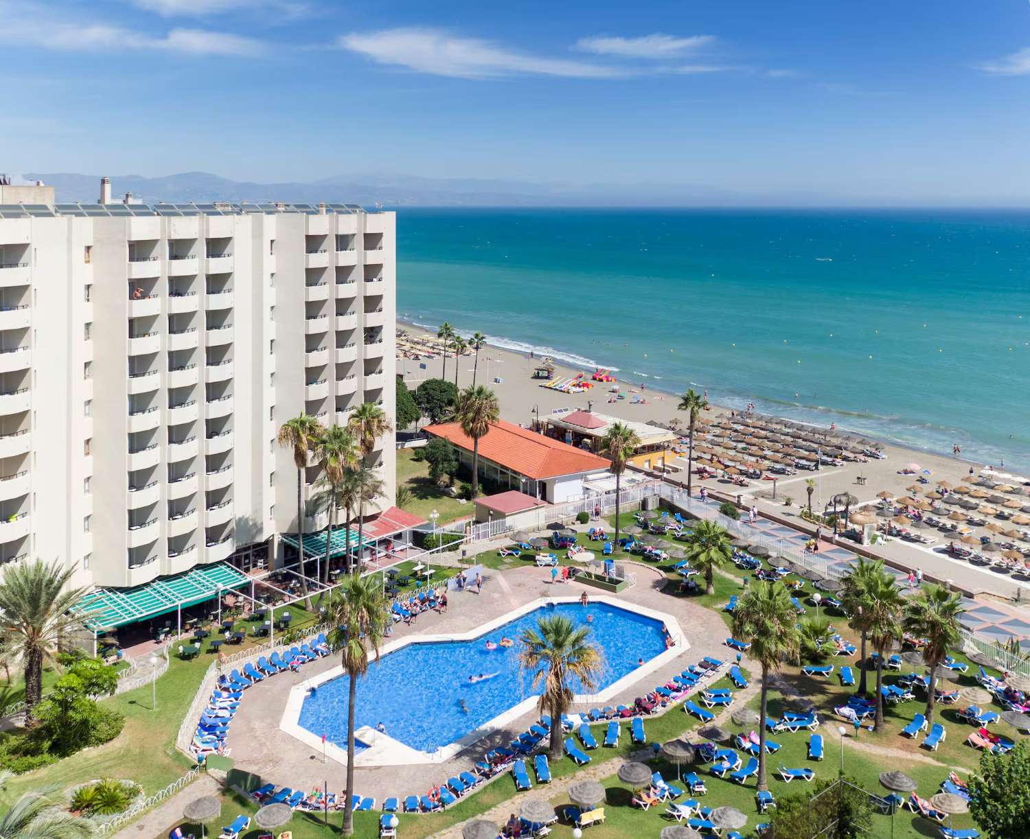 HALV PERIODE TIL LEJE FRA 1.10.25-30.6.26 DEJLIGT STUDIE MED FRONTAL HAVUDSIGT I TORREMOLINOS VED SIDEN AF PUERTO MARINA