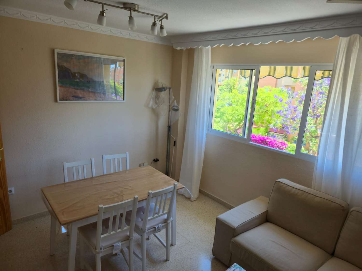 MEDIA TEMPORADA . SE ALQUILA DE 1.9.25-30.6.26 BONITO APARTAMENTO CON VISTAS AL MAR  EN EL PINILLO (TORREMOLINOS)