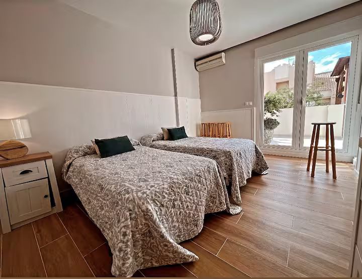 MEDIA TEMPORADA . SE ALQUILA DESDE 1.9.25-30.6.26 MAGNIFICA VILLA EN  ARROYO DE LA MIEL (BENALMADENA)