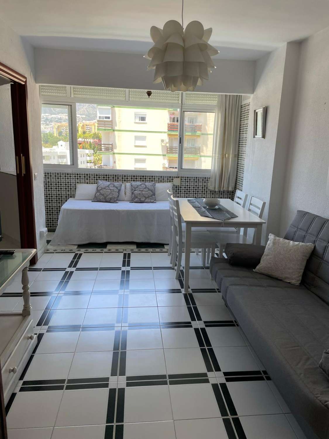 FOR RENT FROM 1/10/2023 TO 30/06/2024 NICE 1 BEDROOM APARTMENT 40 METERS FROM THE BEACH IN BENALMÁDENA