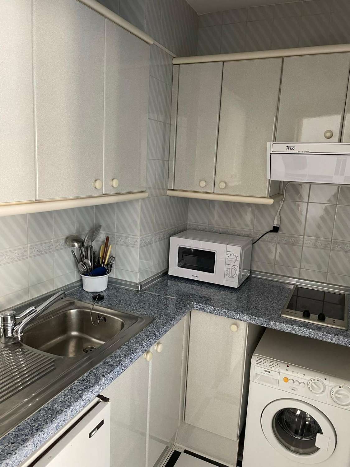 FOR RENT FROM 1/10/2023 TO 30/06/2024 NICE 1 BEDROOM APARTMENT 40 METERS FROM THE BEACH IN BENALMÁDENA