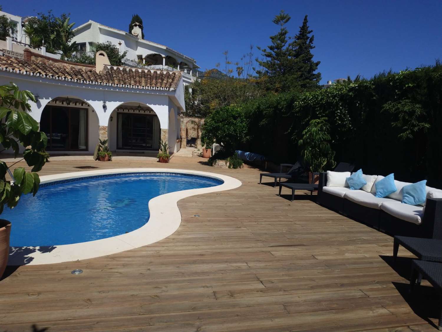 AFFITTATO A LUNGO TERMINE DAL 01/09/2025 BELLISSIMA VILLA A TORREMUELLE