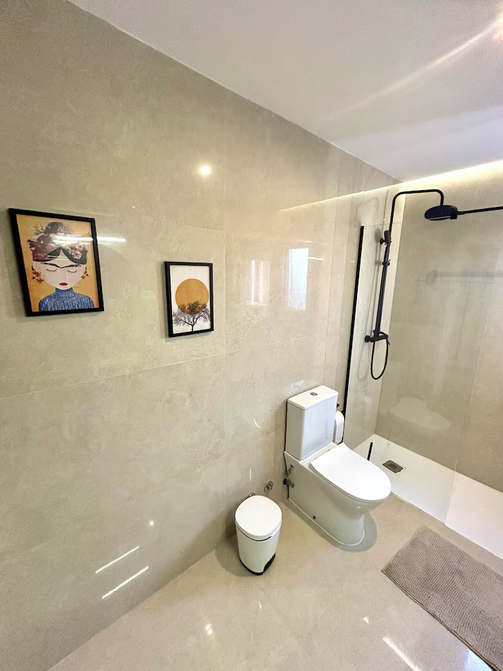 BELLA CASA BIFAMILIARE IN VENDITA A BENALMADENA