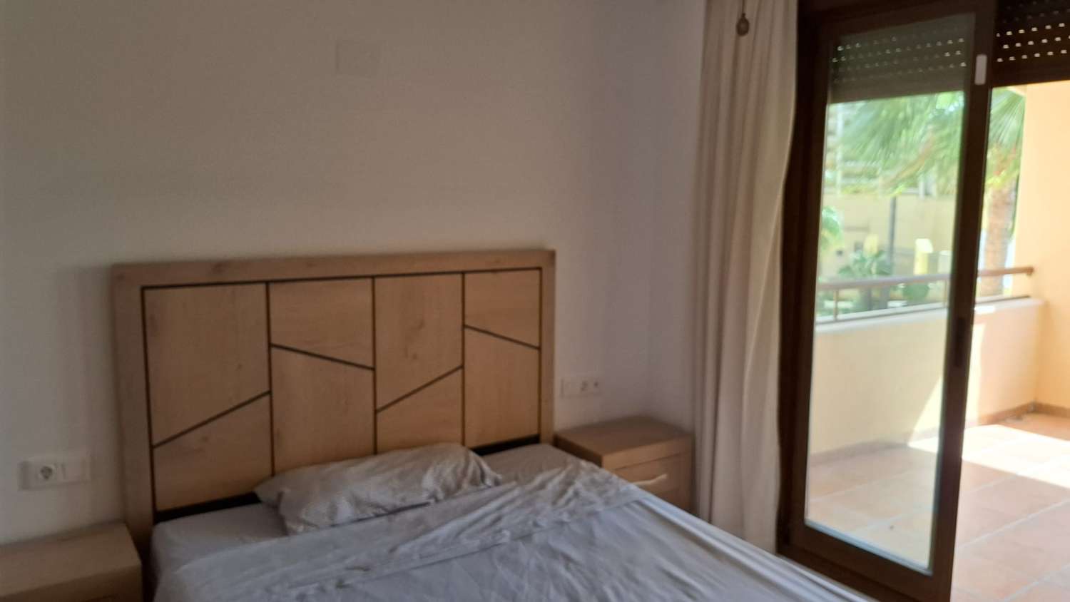 LÅNGTIDSUTHYRNING FRÅN 1.9.25 RYMLIG LÄGENHET MED HAVSUTSIKT I TORREQUEBRADA (BENALMADENA)