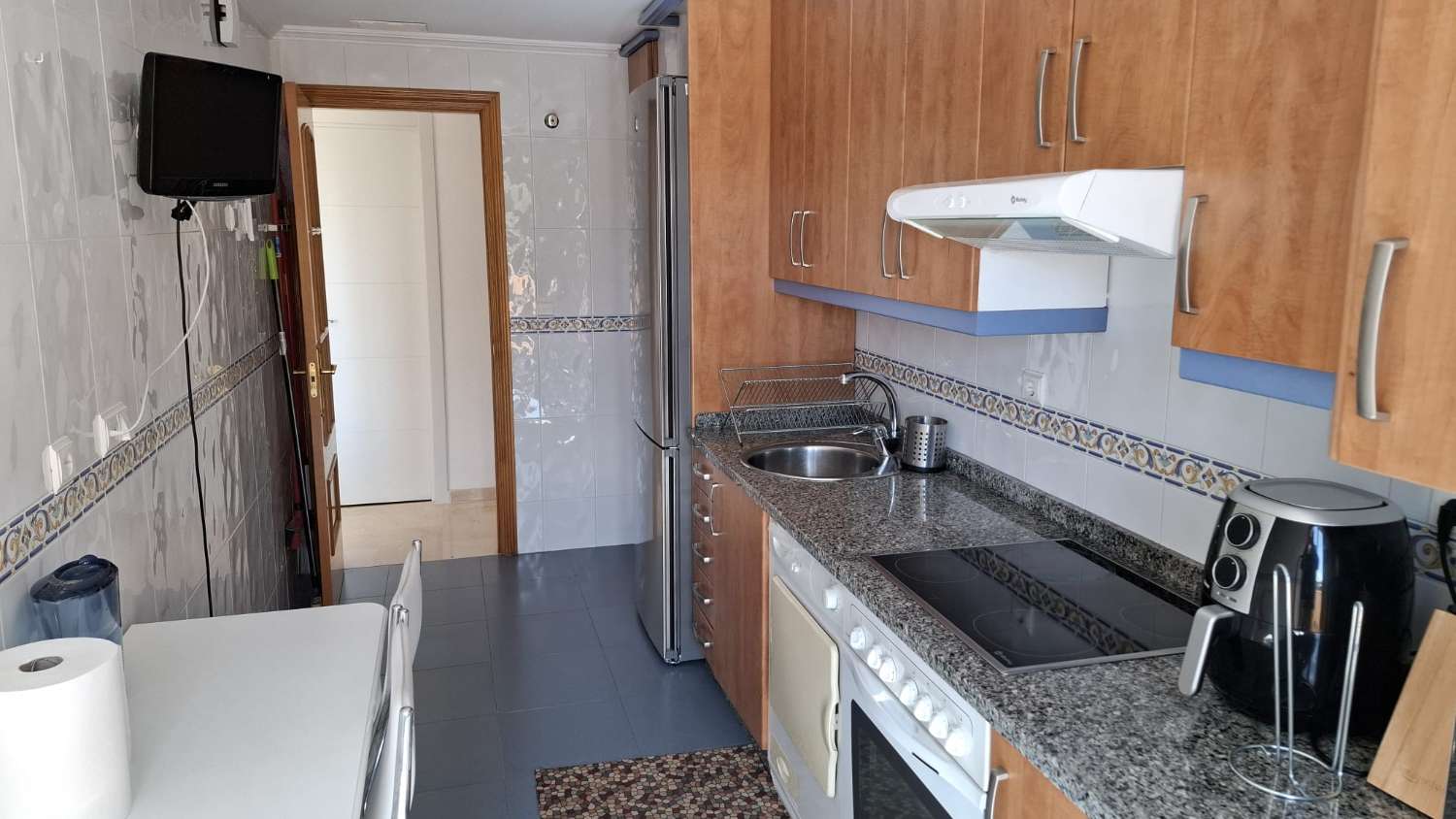 LÅNGTIDSUTHYRNING FRÅN 1.9.25 RYMLIG LÄGENHET MED HAVSUTSIKT I TORREQUEBRADA (BENALMADENA)