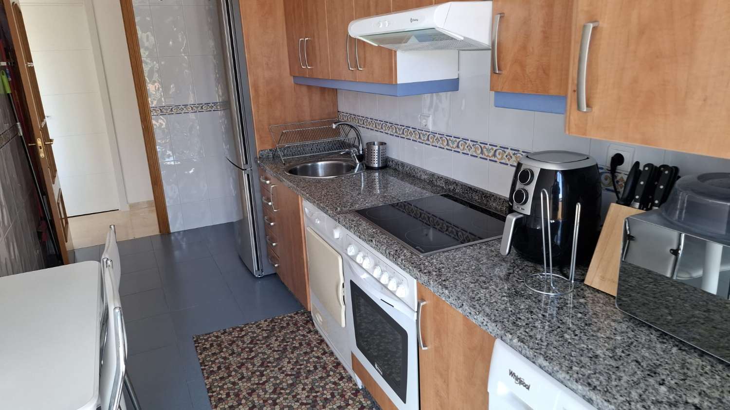 LÅNGTIDSUTHYRNING FRÅN 1.9.25 RYMLIG LÄGENHET MED HAVSUTSIKT I TORREQUEBRADA (BENALMADENA)