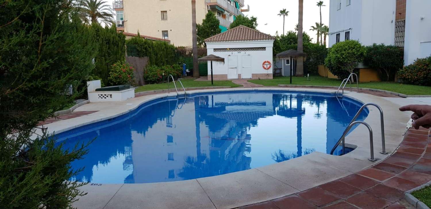 MIDTVEIS TIL LEIE FRA 1.10.25-31.5.26 FIN LEILIGHET I FØRSTE ETASJE 150 METER FRA STRANDEN I BENALMADENA