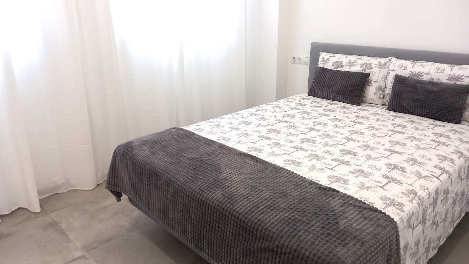 ALQUILER A MEDIO PLAZO DESDE  1.10.25 -31.5.26 BONITO PISO EN FUENGIROLA