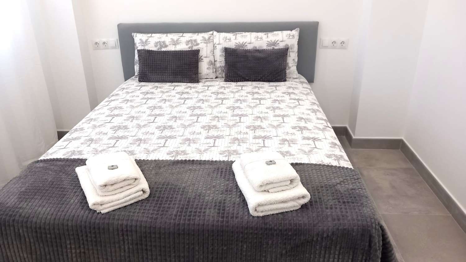ALQUILER A MEDIO PLAZO DESDE  1.10.25 -31.5.26 BONITO PISO EN FUENGIROLA