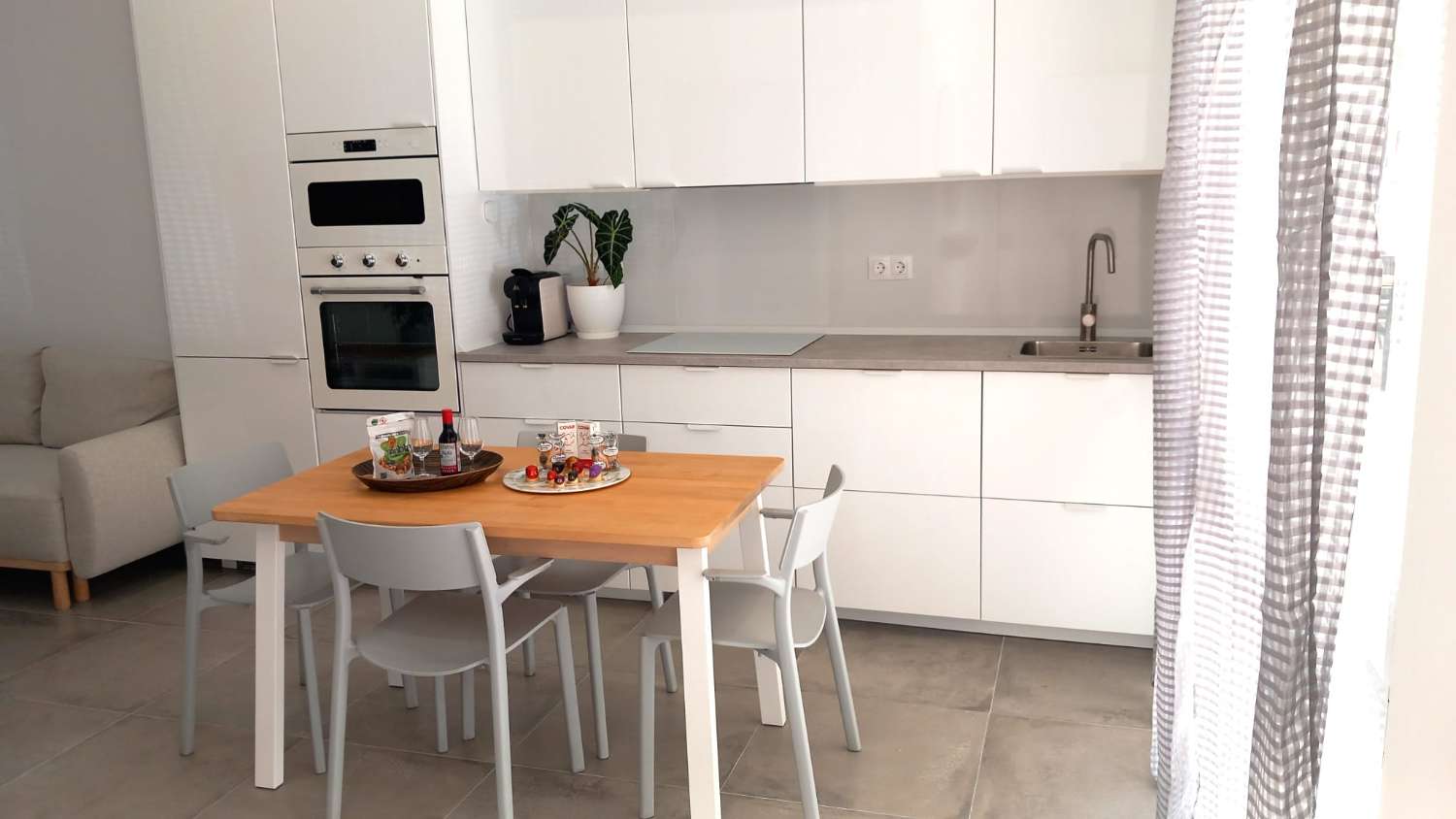 ALQUILER A MEDIO PLAZO DESDE  1.10.25 -31.5.26 BONITO PISO EN FUENGIROLA