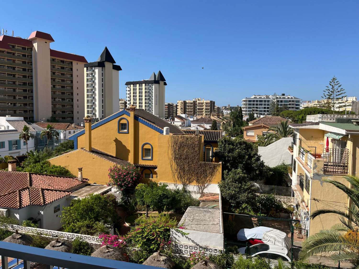 MEDIA TEMPORADA . SE  ALQUILA DE 1.9.25-30-6-26 BONITO APARTAMENTO  EN FUENGIROLA