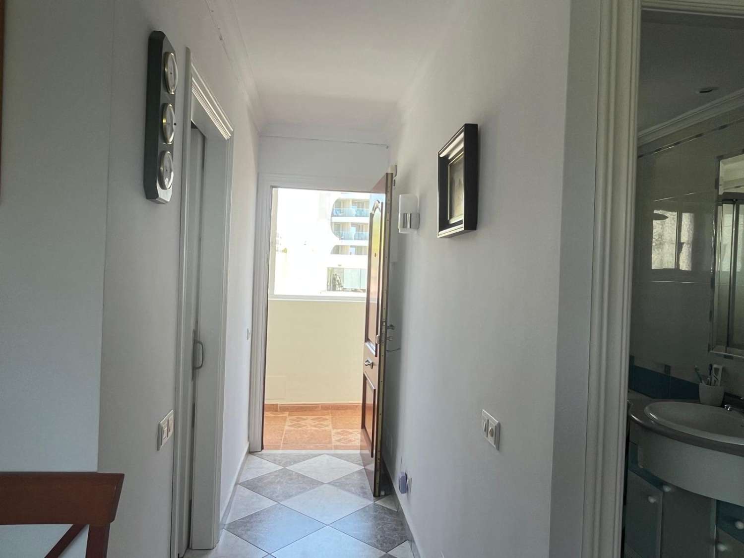 Middenseizoen . Te huur van 1.11.25-31.5.2026 Mooi appartement met uitzicht op zee op de 1e lijn in Benalmádena