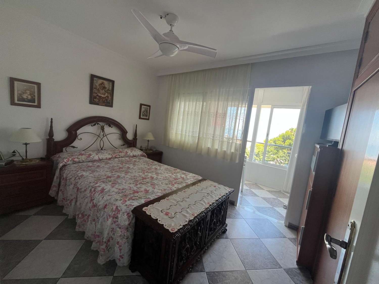 Middenseizoen . Te huur van 1.11.25-31.5.2026 Mooi appartement met uitzicht op zee op de 1e lijn in Benalmádena