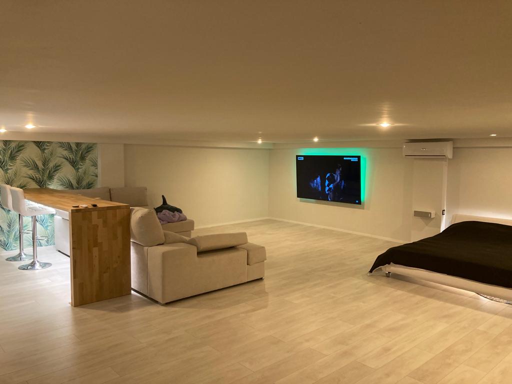 LANGTIDSLEIEFRA 1 OKTOBER 2025 VAKKER DUPLEX I MONTEMAR VED SIDEN AV LA CARIHUELA (TORREMOLINOS)
