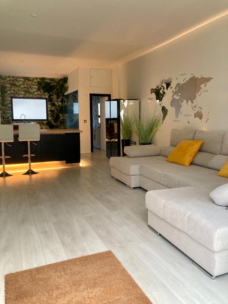 LANGTIDSLEIEFRA 1 OKTOBER 2025 VAKKER DUPLEX I MONTEMAR VED SIDEN AV LA CARIHUELA (TORREMOLINOS)