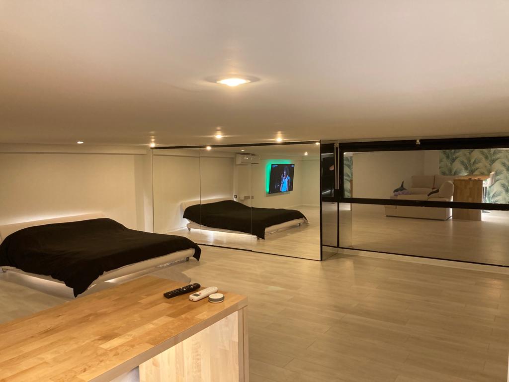 LANGTIDSLEIEFRA 1 OKTOBER 2025 VAKKER DUPLEX I MONTEMAR VED SIDEN AV LA CARIHUELA (TORREMOLINOS)