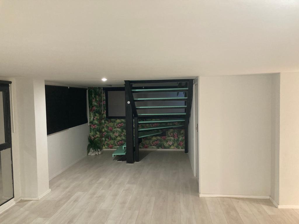 LANGTIDSLEIEFRA 1 OKTOBER 2025 VAKKER DUPLEX I MONTEMAR VED SIDEN AV LA CARIHUELA (TORREMOLINOS)