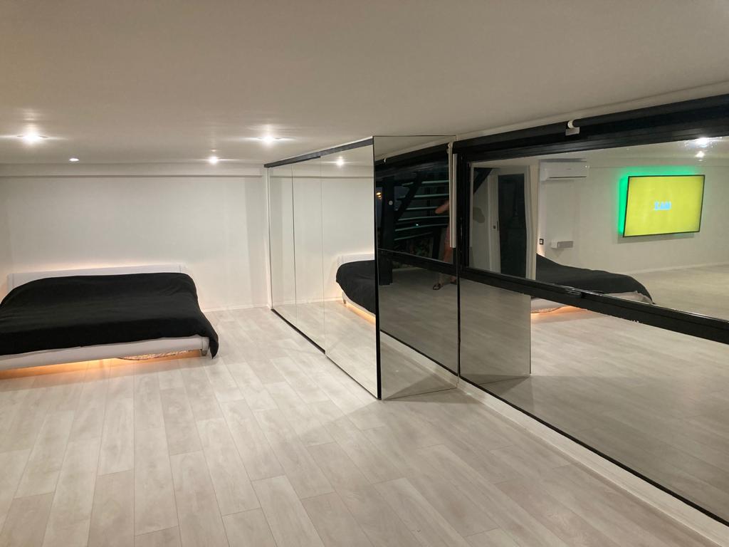 LANGTIDSLEIEFRA 1 OKTOBER 2025 VAKKER DUPLEX I MONTEMAR VED SIDEN AV LA CARIHUELA (TORREMOLINOS)
