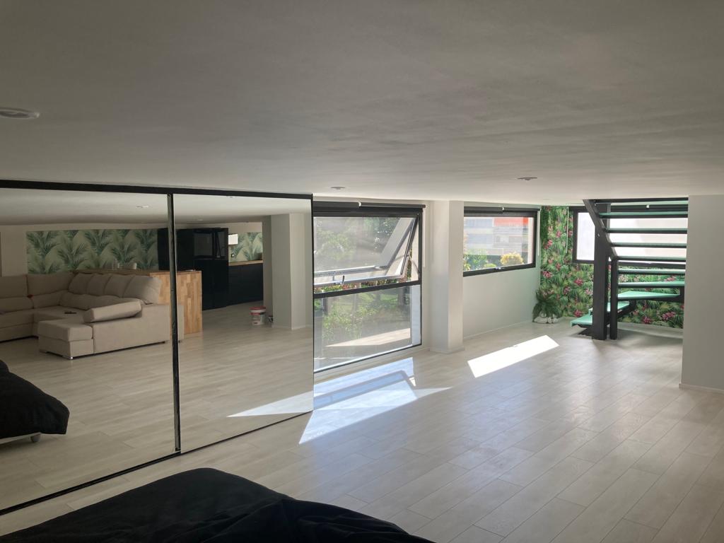 LANGTIDSLEIEFRA 1 OKTOBER 2025 VAKKER DUPLEX I MONTEMAR VED SIDEN AV LA CARIHUELA (TORREMOLINOS)