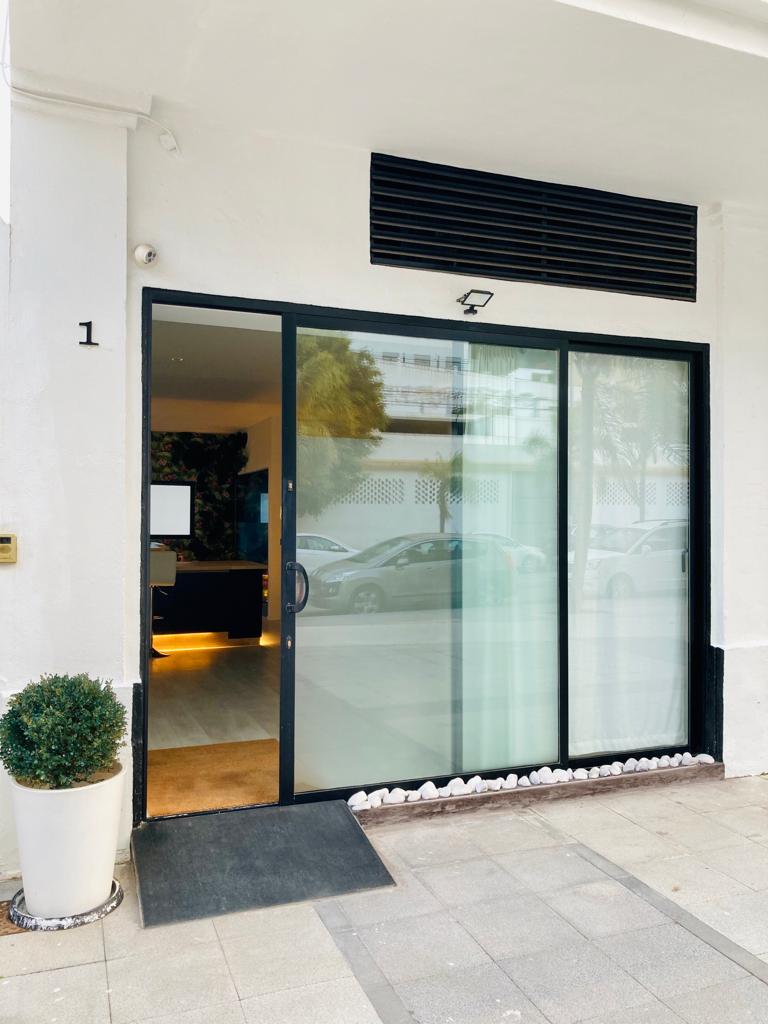 LANGTIDSLEIEFRA 1 OKTOBER 2025 VAKKER DUPLEX I MONTEMAR VED SIDEN AV LA CARIHUELA (TORREMOLINOS)