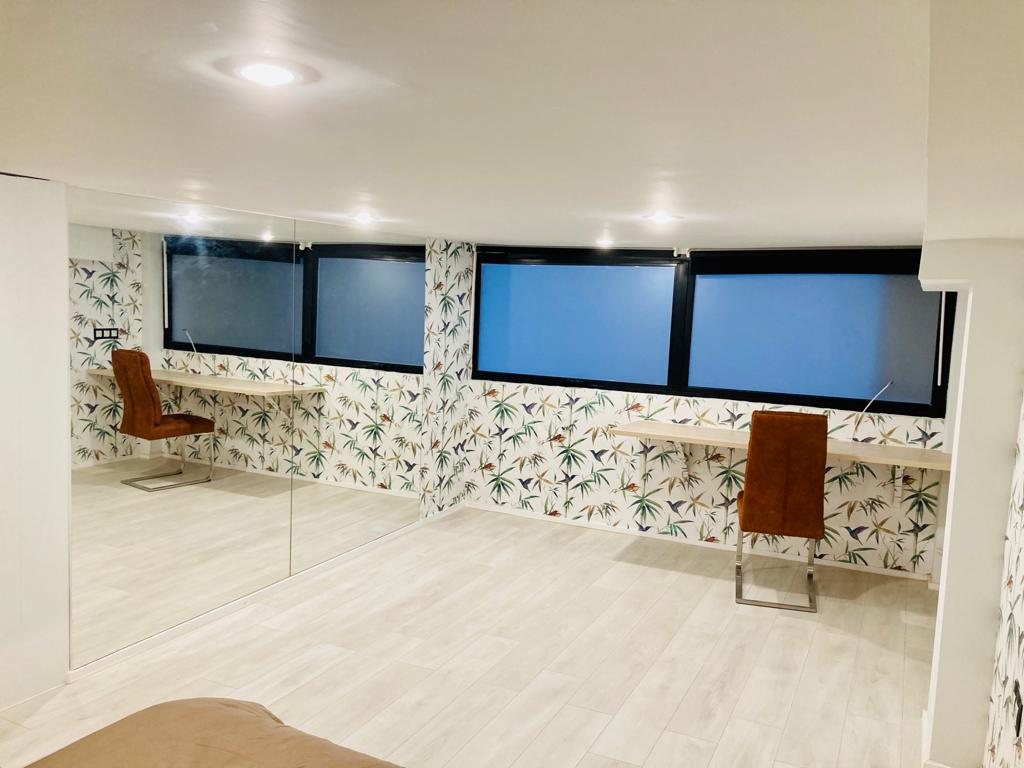 LANGTIDSLEIEFRA 1 OKTOBER 2025 VAKKER DUPLEX I MONTEMAR VED SIDEN AV LA CARIHUELA (TORREMOLINOS)