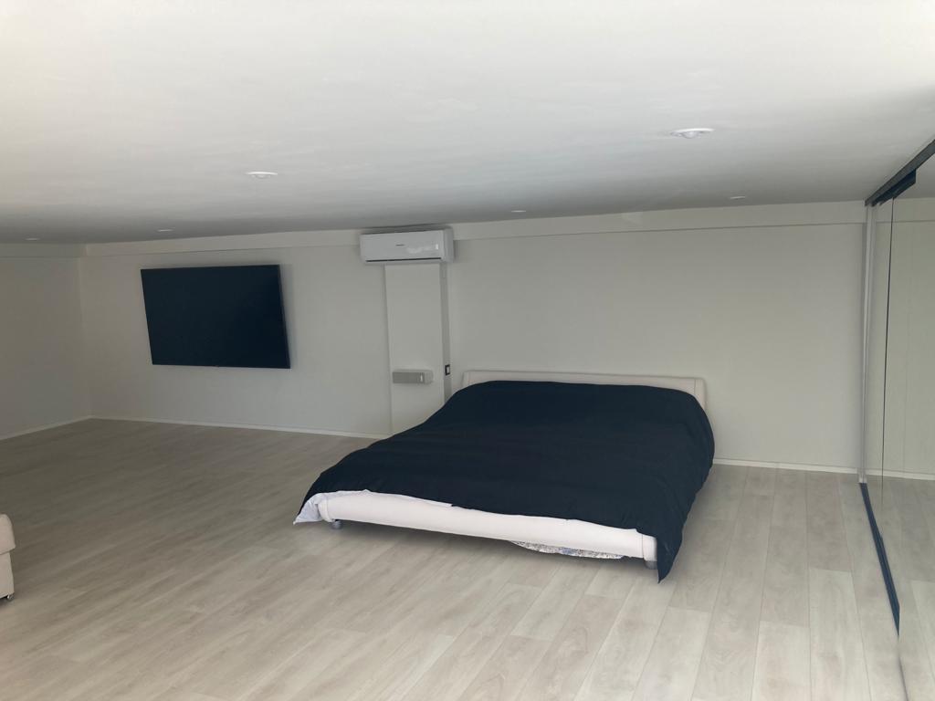 LANGTIDSLEIEFRA 1 OKTOBER 2025 VAKKER DUPLEX I MONTEMAR VED SIDEN AV LA CARIHUELA (TORREMOLINOS)