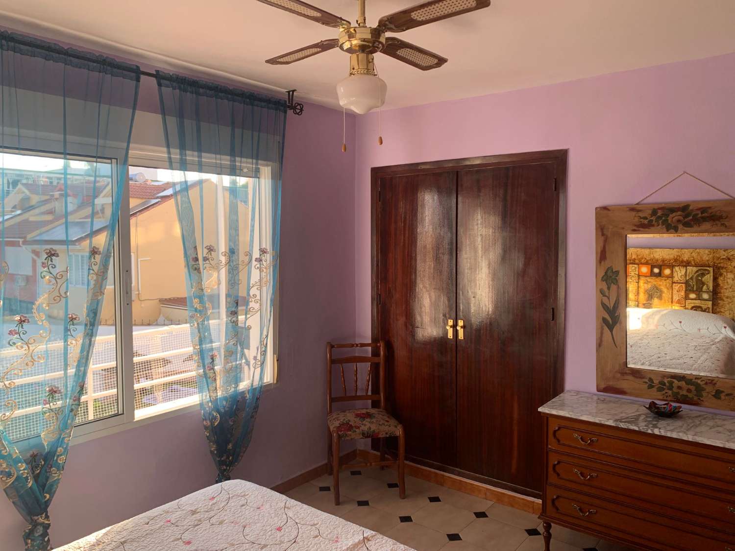 ALQUILER DE MEDIA  TEMPORADA .  DESDE  1.9.25-30.6.26 BONITO APARTAMENTO CERCA DE PLAZA SOLYMAR ( BENALMADENA)