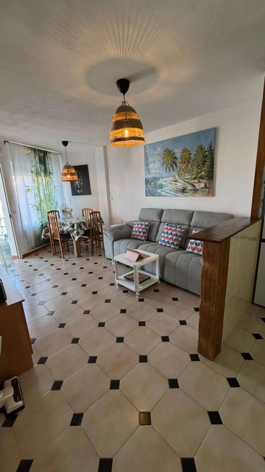 ALQUILER DE MEDIA  TEMPORADA .  DESDE  1.9.25-30.6.26 BONITO APARTAMENTO CERCA DE PLAZA SOLYMAR ( BENALMADENA)