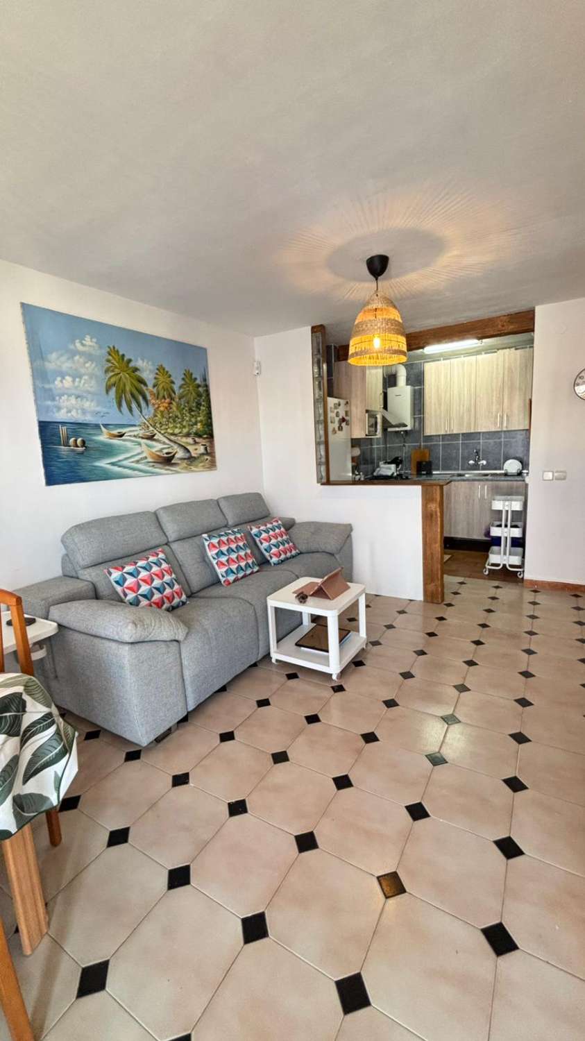 ALQUILER DE MEDIA  TEMPORADA .  DESDE  1.9.25-30.6.26 BONITO APARTAMENTO CERCA DE PLAZA SOLYMAR ( BENALMADENA)