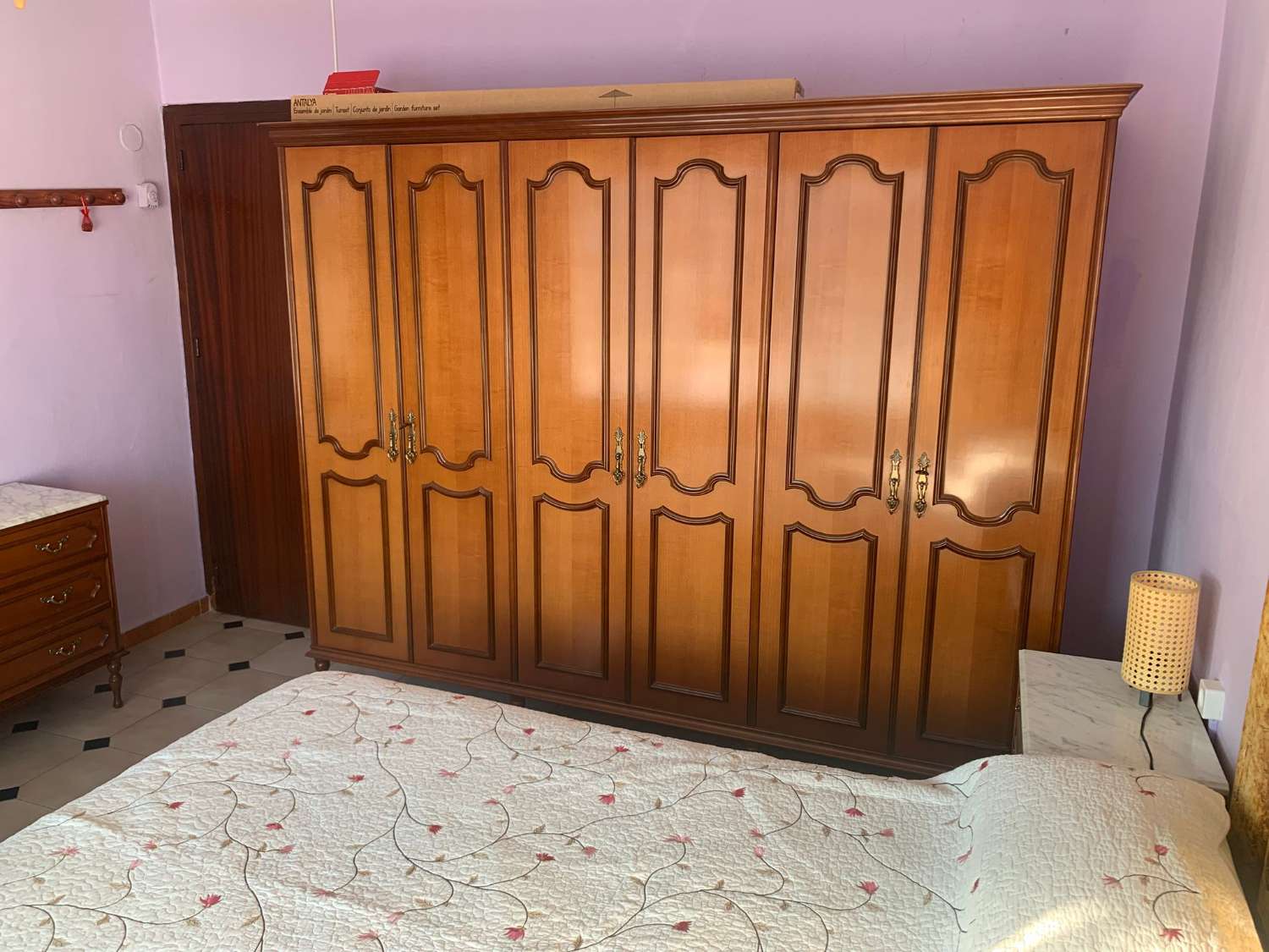 ALQUILER DE MEDIA  TEMPORADA .  DESDE  1.9.25-30.6.26 BONITO APARTAMENTO CERCA DE PLAZA SOLYMAR ( BENALMADENA)