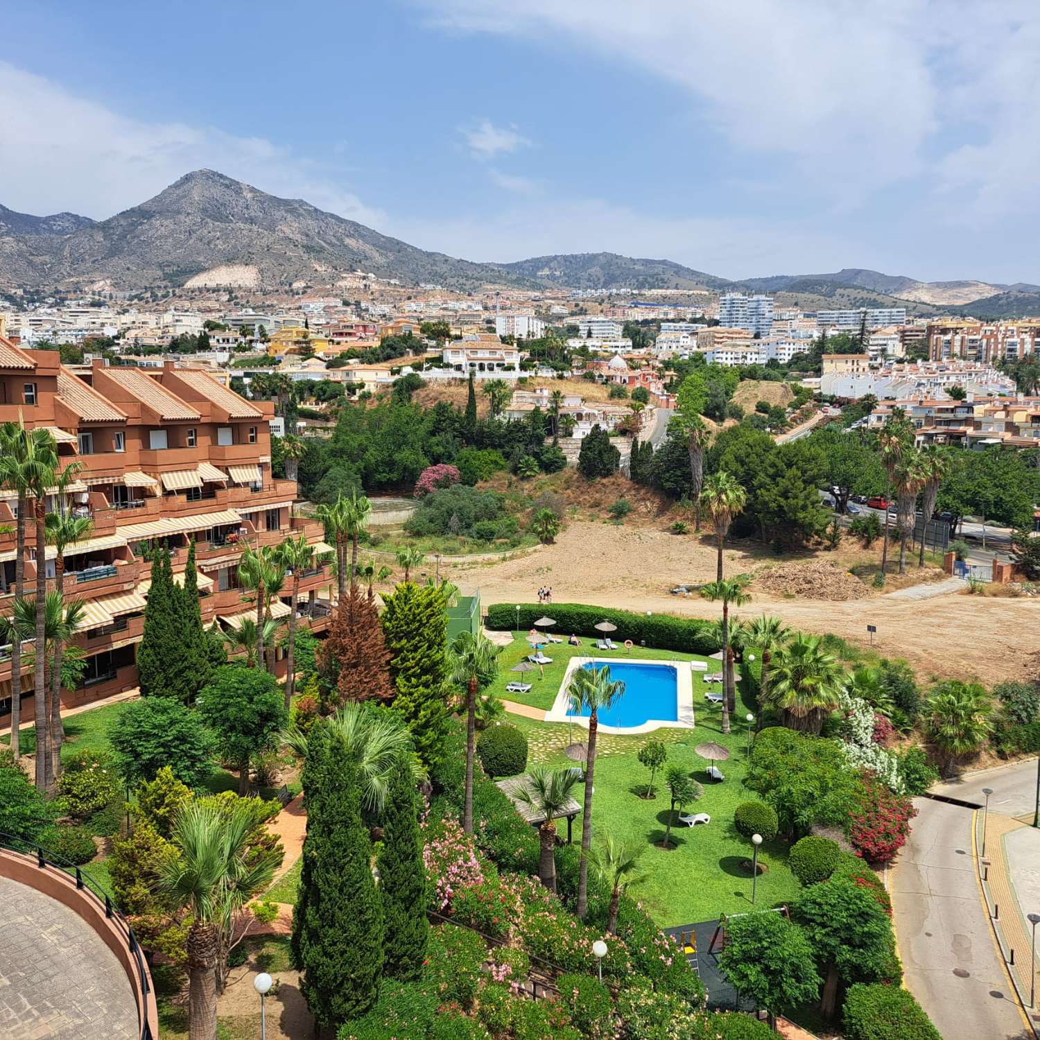MEZZA STAGIONE. IN AFFITTO DAL 15/8/25- 30/6/26 GRAZIOSO APPARTAMENTO VICINO ALLA SPIAGGIA DI BENALMADENA